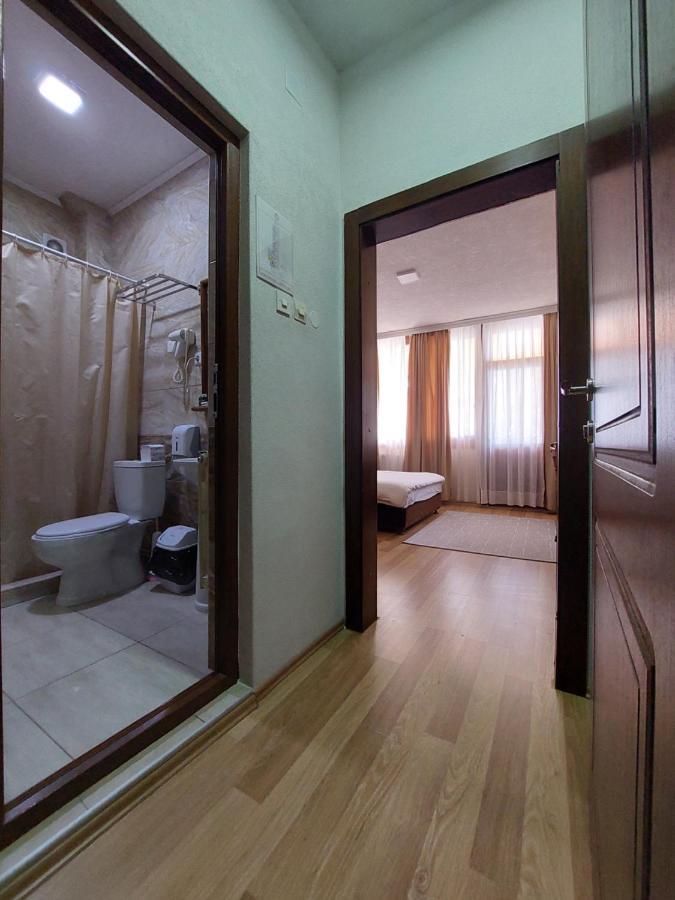 Lakeview Hotel And Resort Otesevo Eksteriør billede