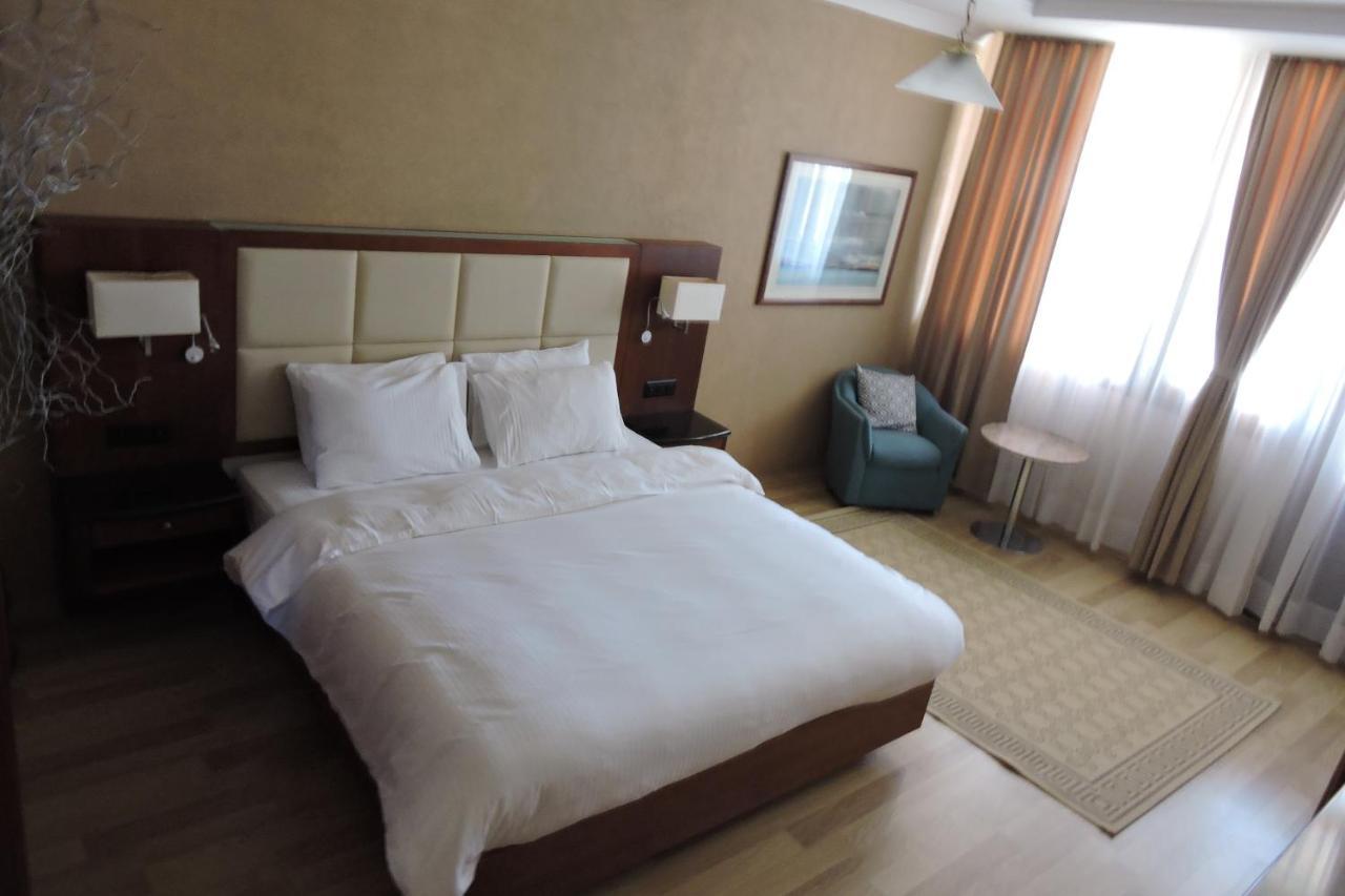 Lakeview Hotel And Resort Otesevo Eksteriør billede